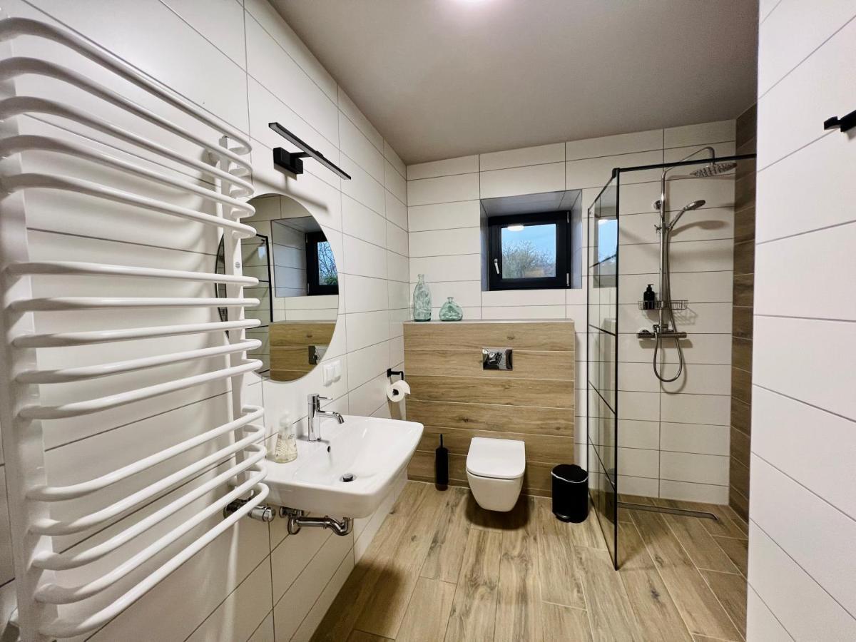Garden Loft Villa Roczyny Buitenkant foto