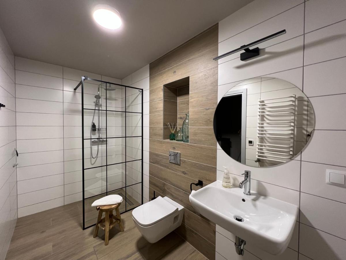 Garden Loft Villa Roczyny Buitenkant foto